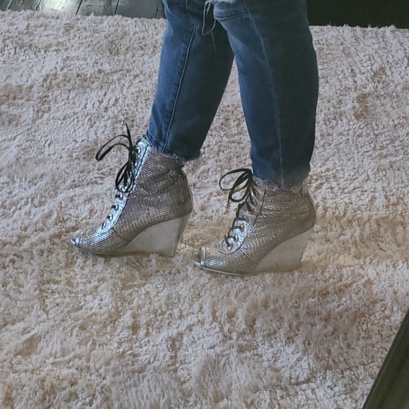 CHANEL SILVER LEATHER LACE UP WEDGE DUSTRESSED BOOTIES O8P - Picture 15 of 16